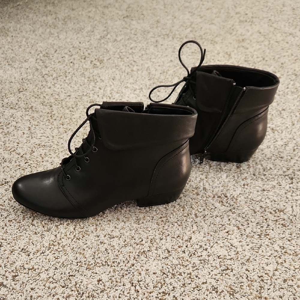 New Yuu Black Lace Up Ankle Boots